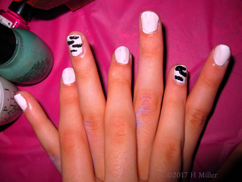 Amazing Nail Art At The Kids Spa Party Amazing Nail Art At The Kids Spa Party